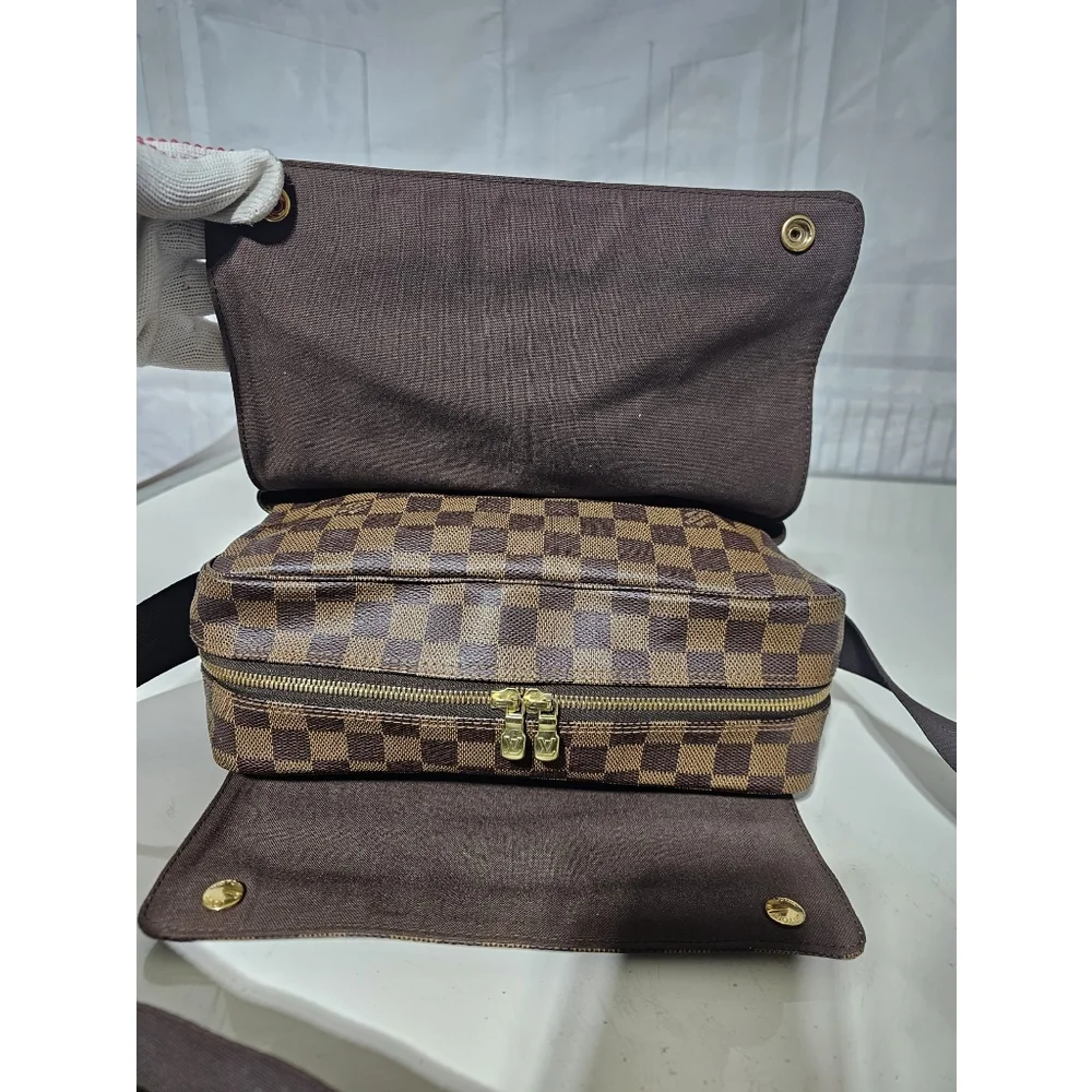 LOUIS VUITTON Damier Ebene Naviglio Messenger Bag